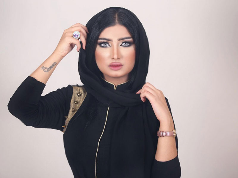 اضغط لمشاهدة الفيديو: ملكة كابلي تفاجأ جمهورها وتعلن عن حملها على الهواء